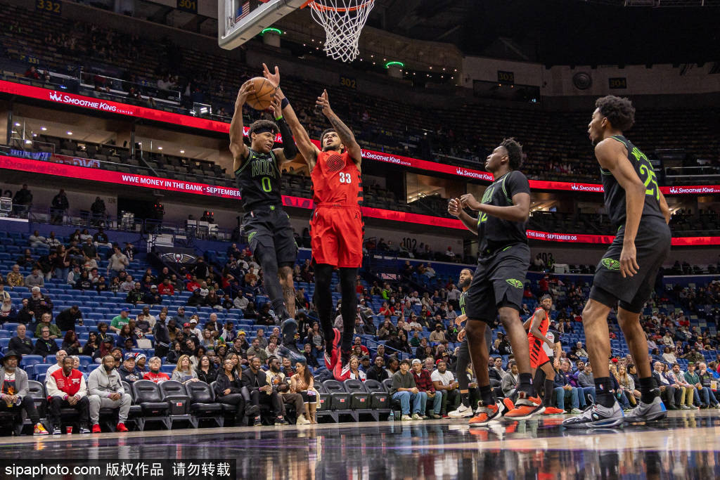 包含欧联赛程吃紧，芝加哥公牛今晚篮板制胜，目标明确，赛程密集仍需轮换的词条