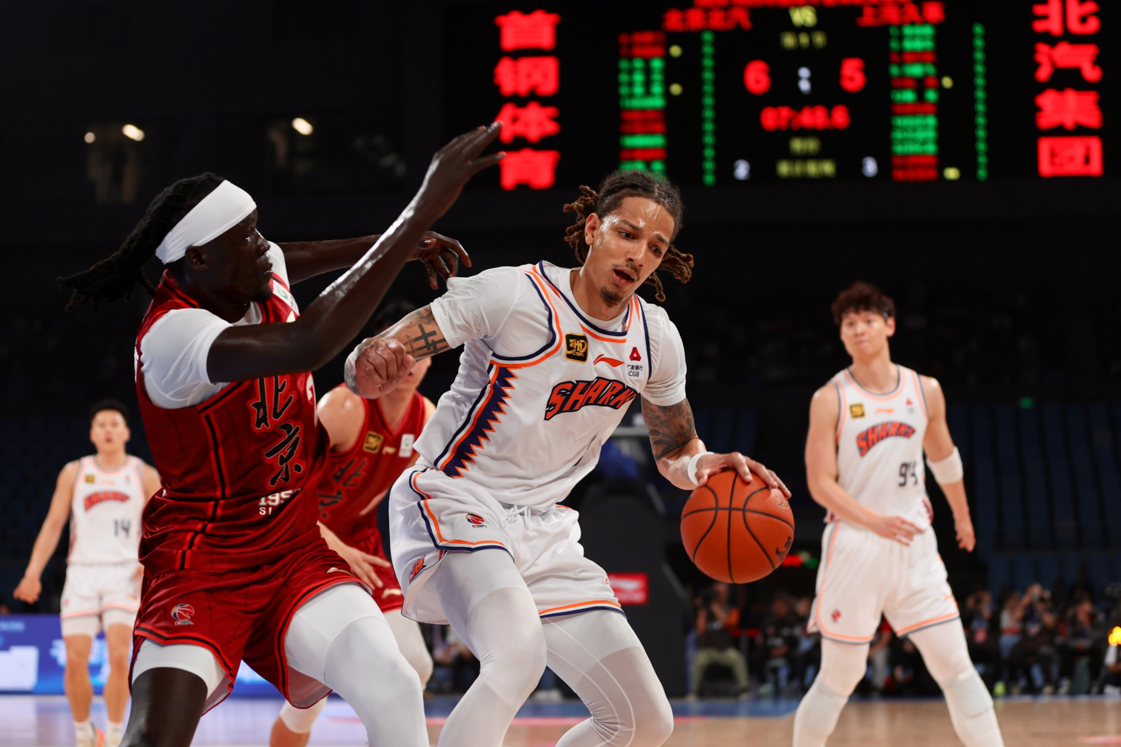 赛后NBA常规赛焦点战,上海海港外线爆发,球迷炸锅,更衣室氛围转暖的简单介绍