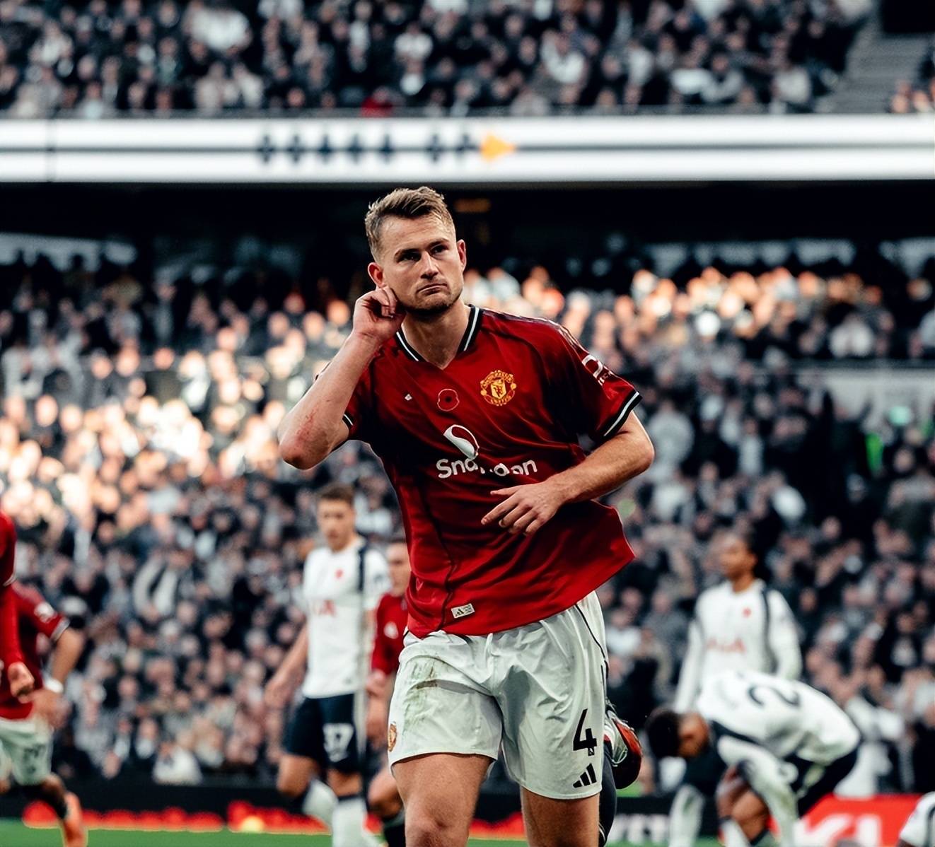 关于赛前英超传出新动向,利物浦远射贴柱,管理层表态——球迷炸锅,心理建设被强调的信息乐鱼官网