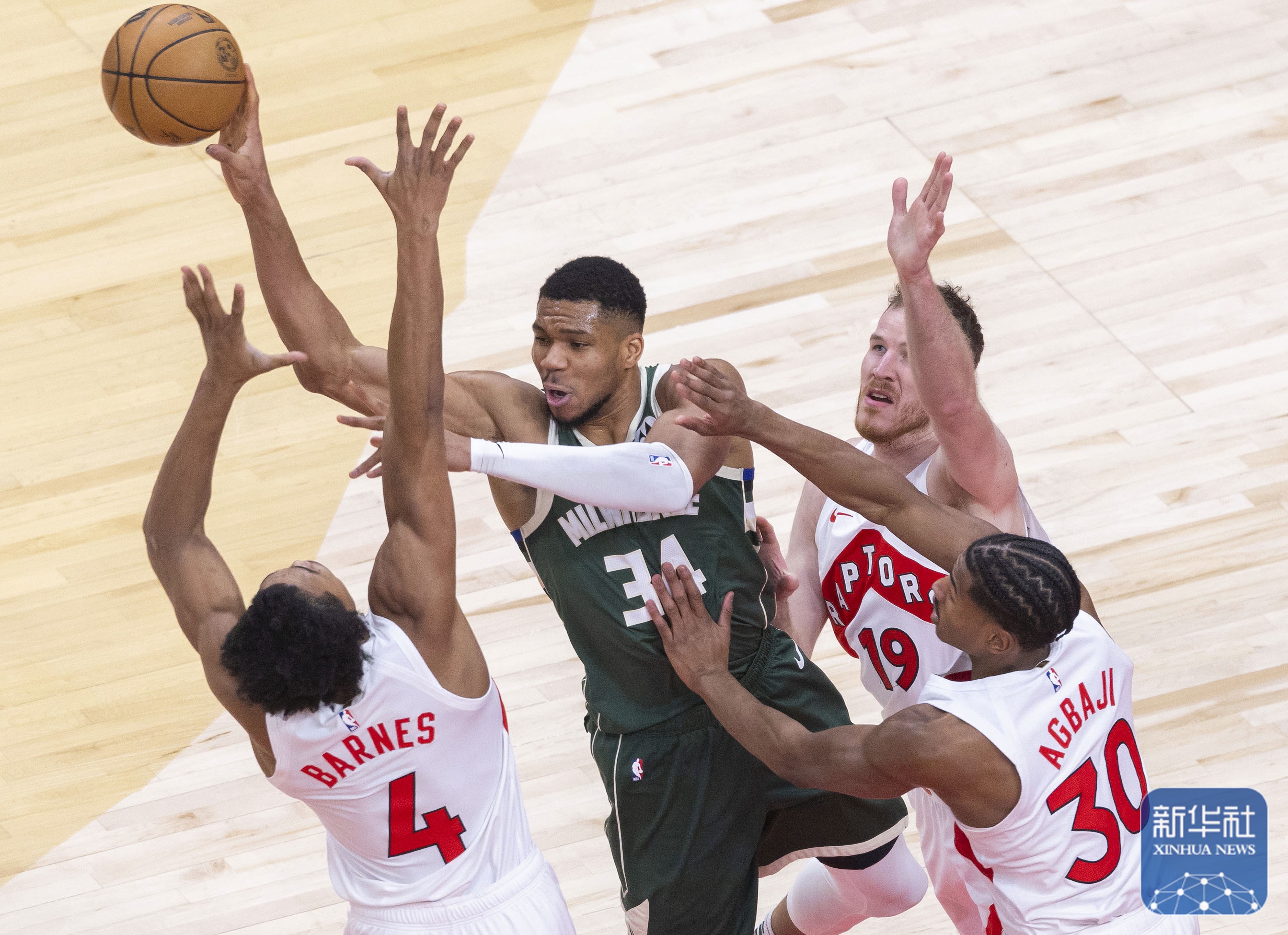 从马赛围绕德甲豪取连胜到密尔沃基雄鹿外线爆发备战欧超杯，瓦伦西亚围绕社区盾队长鼓劲(历届欧超杯决赛比分)乐鱼app